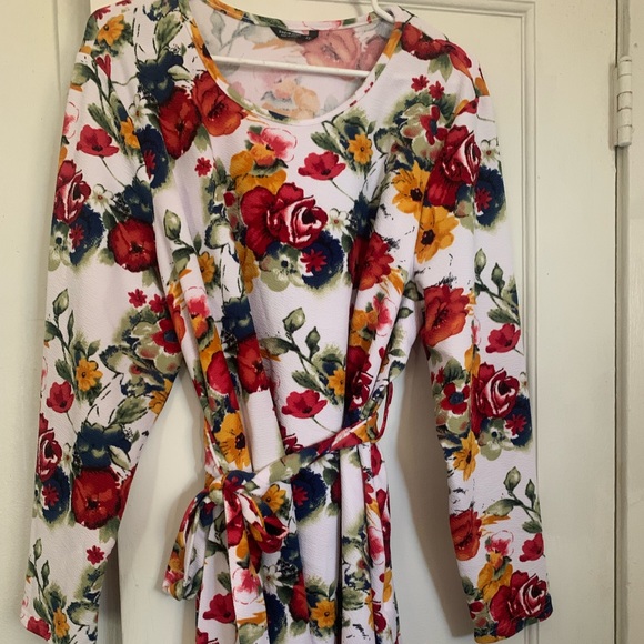 Beautiful blouse - Picture 1 of 2